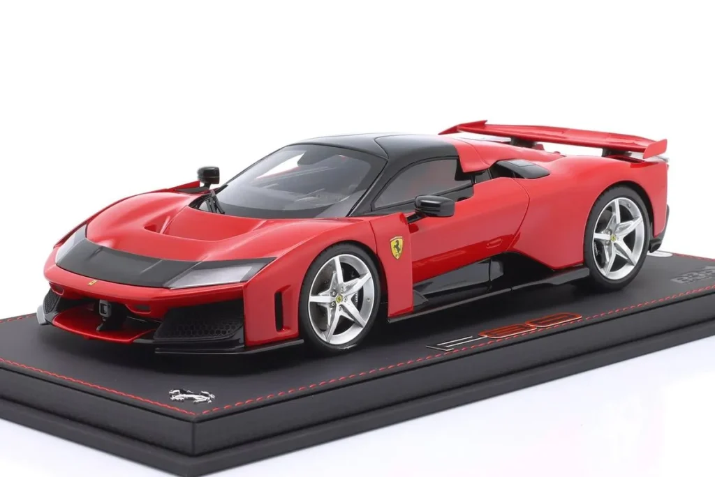 โมเดลรถ 1:18 Ferrari F80 ปี 2024 สีคอร์ซ่าแดง / เงิน ล้อ BBR Models