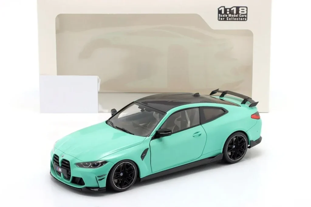 โมเดลรถ 1:18 BMW M4 Competition (G82) / with Performance Parts ปี 2024 สีเขียวมิ้นต์ Solido