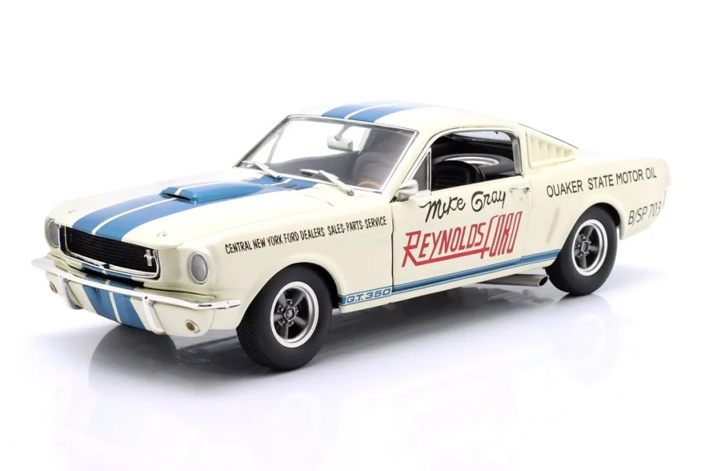 โมเดลรถ 1:18 Ford Mustang Shelby GT350 “Reynolds Ford” ปี 1965 สีขาว / น้ำเงิน GMP