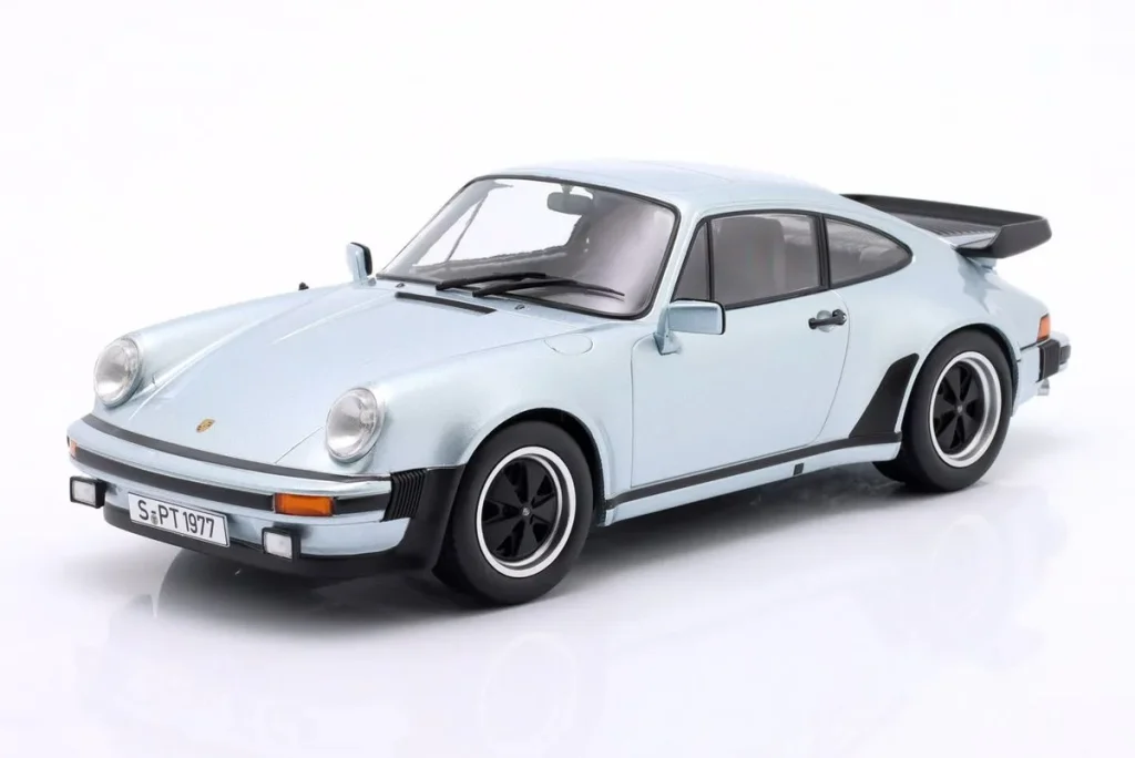 โมเดลรถ 1:18 Porsche 911 (930) Turbo 3.3 Coupé ปี 1977 สีเงิน KK-Scale