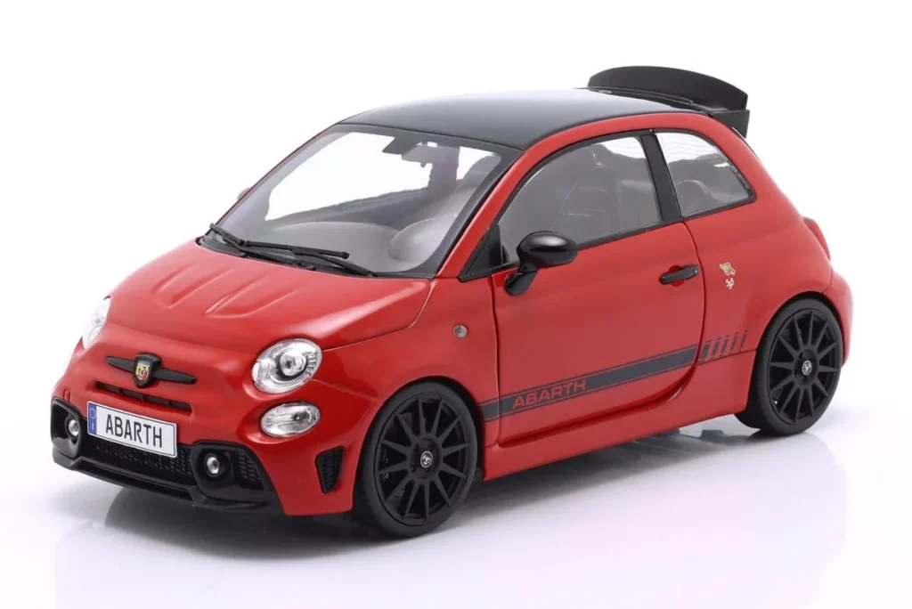 Model 1:18 Fiat F595 Abarth year 2023 red Solido