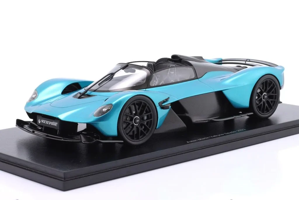 โมเดลรถ 1:18 Aston Martin Valkyrie Spyder ปี 2023 สีเทอร์ควอยซ์เมทัลลิก Spark
