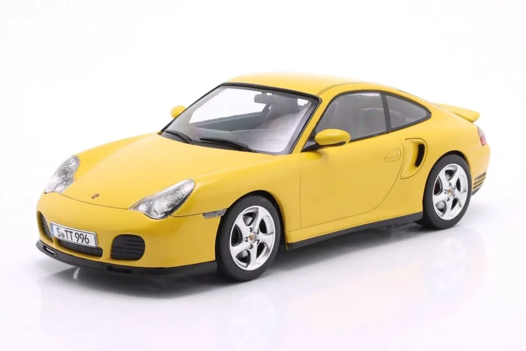 โมเดลรถ 1:18 Porsche 911 (996) Turbo ปี 2000 สีเหลือง KK-Scale