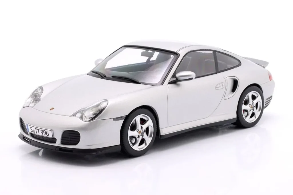 โมเดลรถ 1:18 Porsche 911 (996) Turbo ปี 2000 สีเงิน KK-Scale