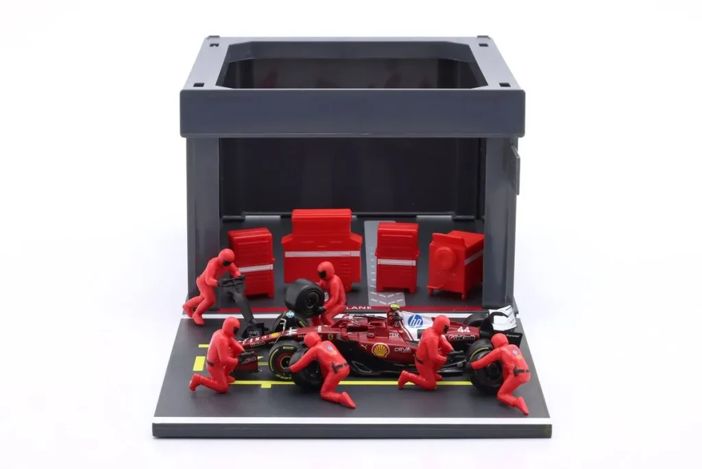 ไดโอรามา 1:43 Ferrari SF-25 #44 Lewis Hamilton ฟอร์มูล่าวัน ปี 2025 Bburago