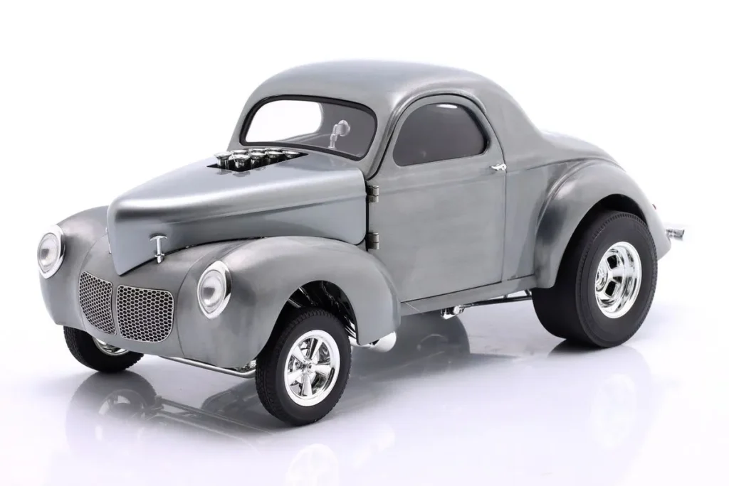 Model 1:18 Willys Gasser Hammered Steel year 1940 GMP