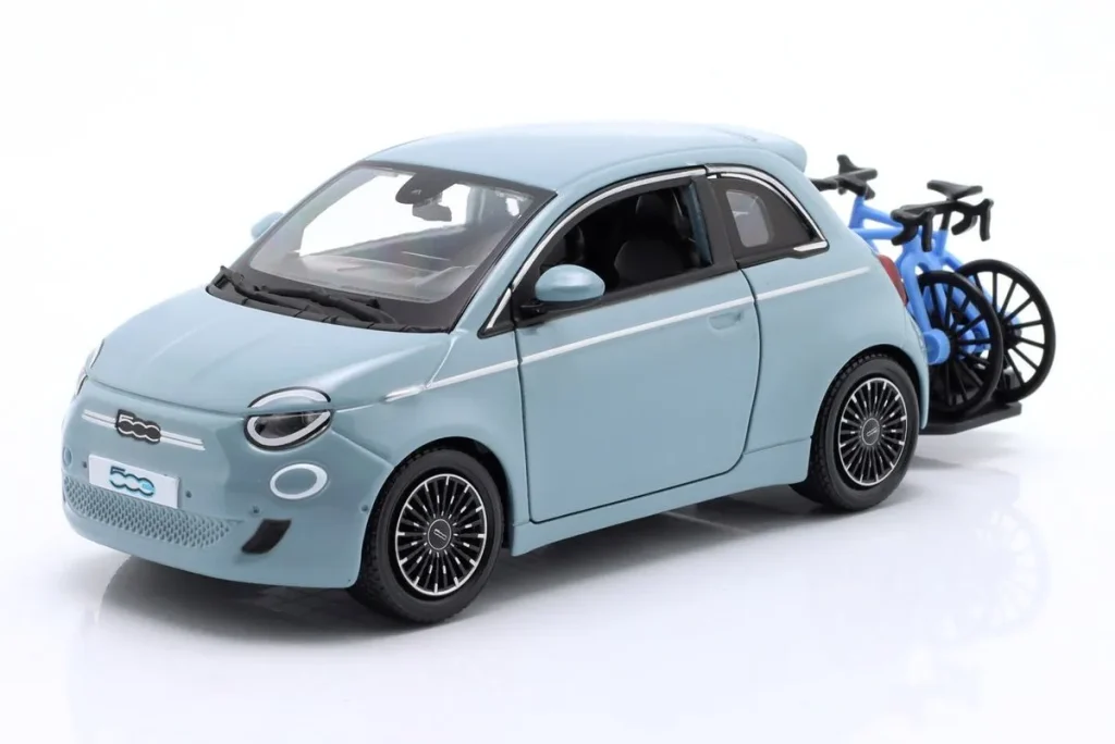 Model 1:24 Fiat 500E year 2023 blue Bburago