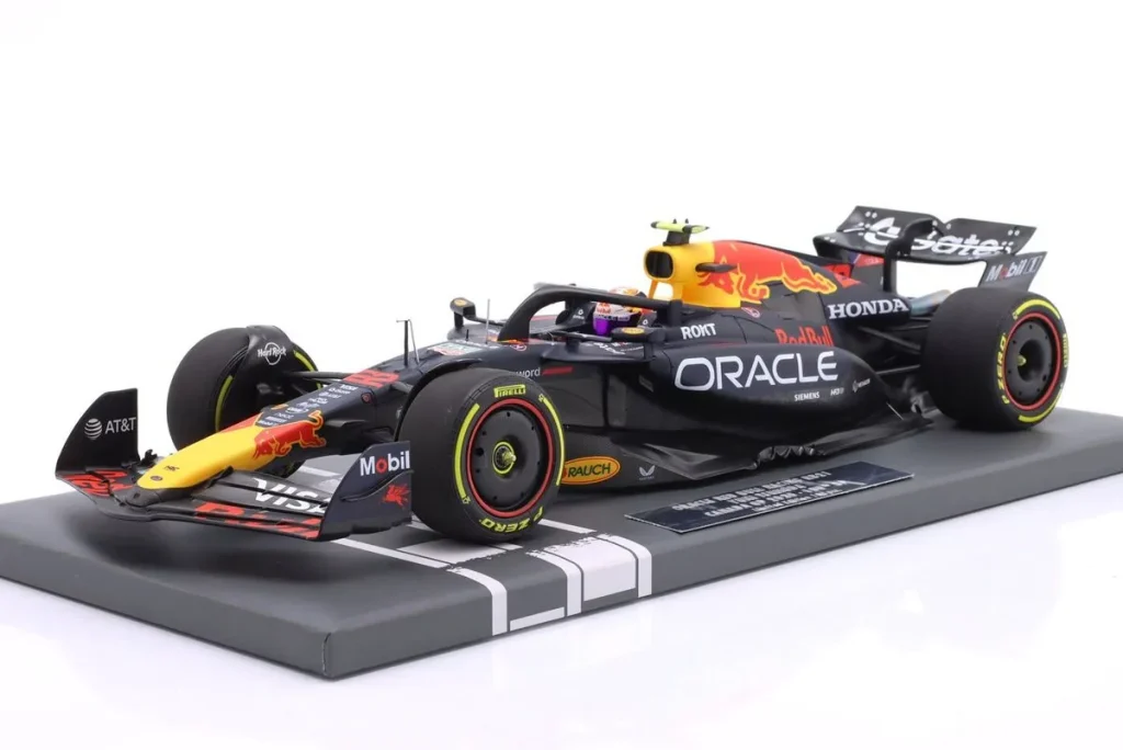 โมเดลรถ 1:18 Red Bull Racing RB21 #22 Yūki Tsunoda ฟอร์มูล่าวัน ปี 2025 Minichamps