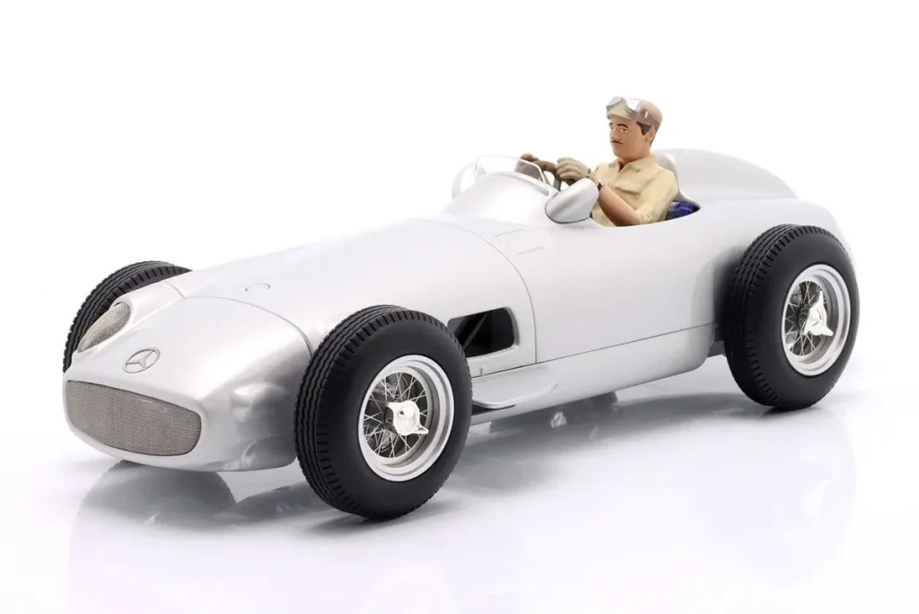 figure 1:18 Sitzende Rennfahrer- 20er/30er Jahre figurenmanufaktur