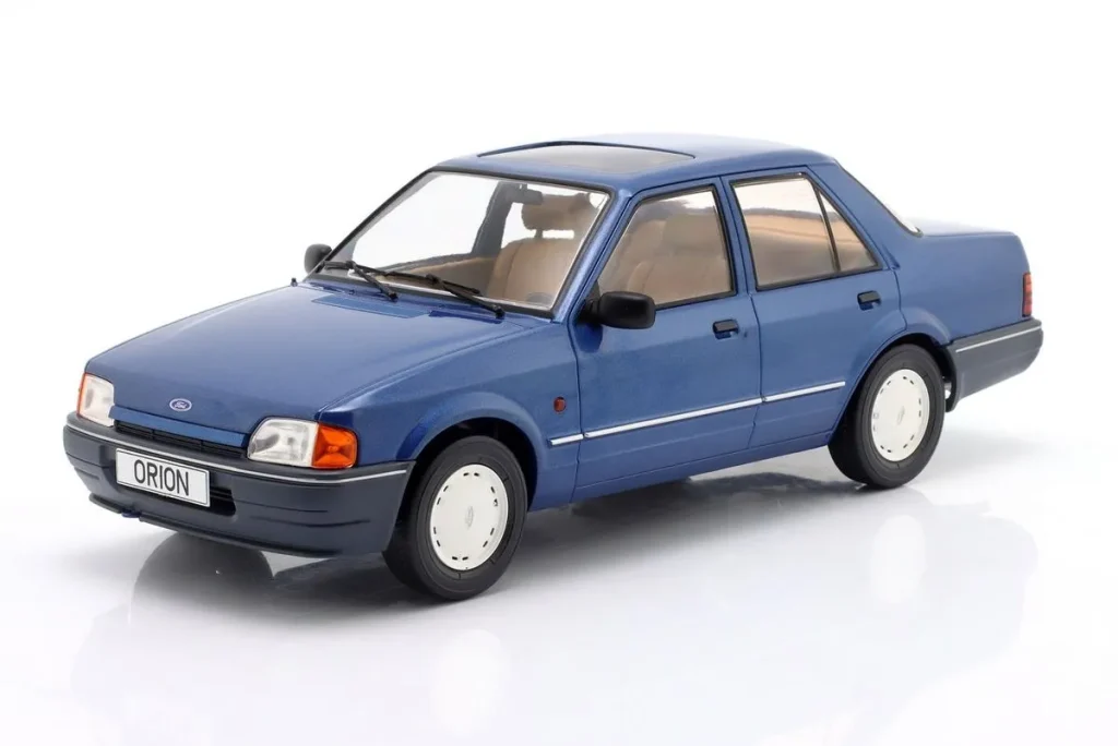 โมเดลรถ 1:18 Ford Orion MK II ปี 1986 สีน้ำเงินเมทัลลิก ModelCarGroup