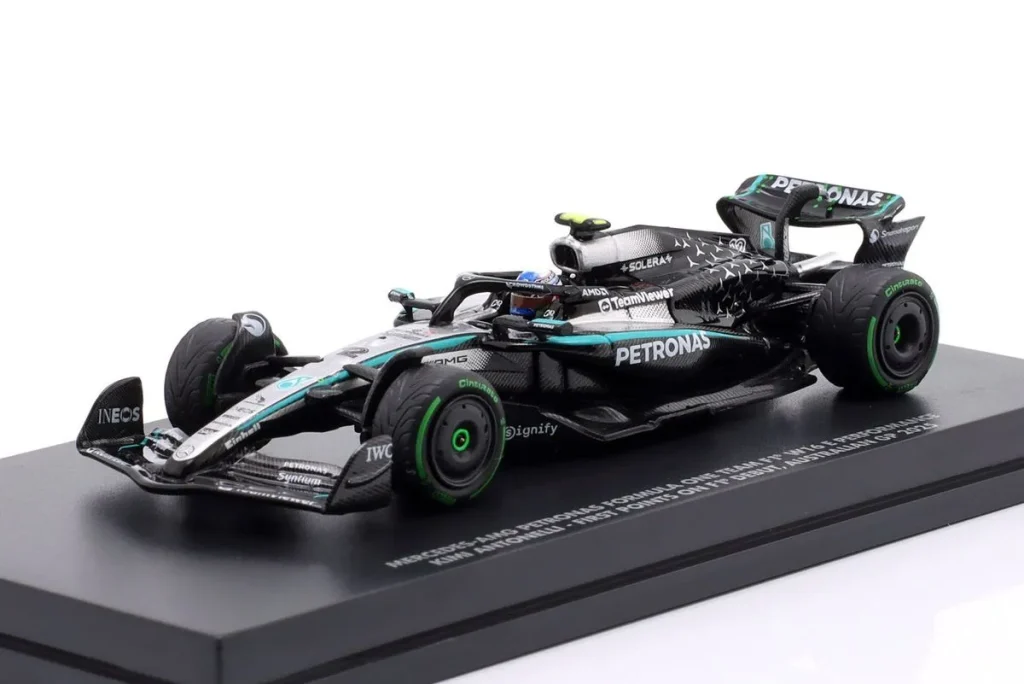 车型 1:64 Mercedes-AMG F1 W16 E Performance #12 Andrea Kimi Antonelli F1 Debüt & Erste F1-Punkte / 排名 4 Australien GP (Melbourne) 一级方程式年 2025 Minichamps