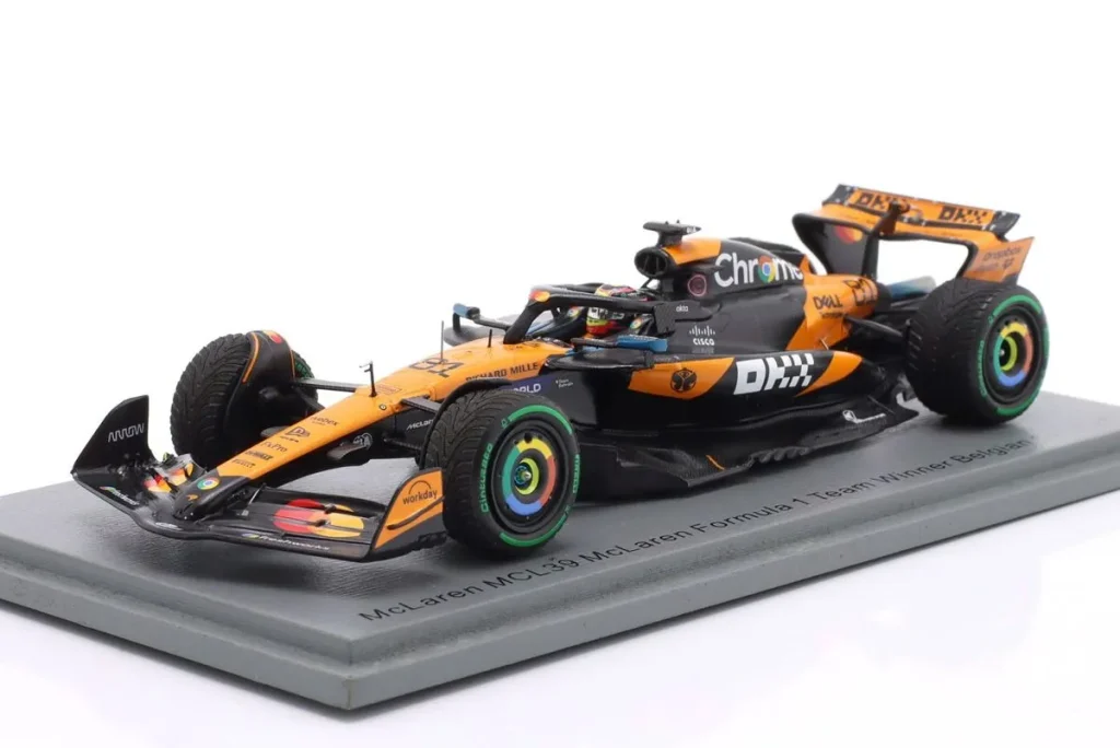 โมเดลรถ 1:43 McLaren MCL39 #81 Oscar Piastri ผู้ชนะ Belgien GP (Spa) ฟอร์มูล่าวัน ปี 2025 Spark