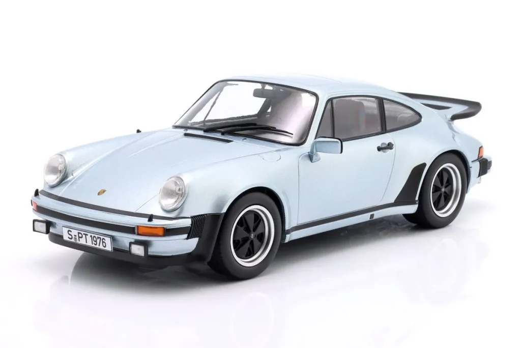 โมเดลรถ 1:18 Porsche 911 (930) Turbo 3.0 ปี 1976 สีเงินโพลาร์ KK-Scale