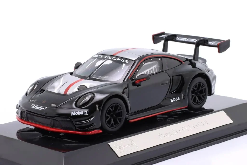 โมเดลรถ 1:43 Porsche 911 (992) GT3 R สีดำ / เงิน Bburago