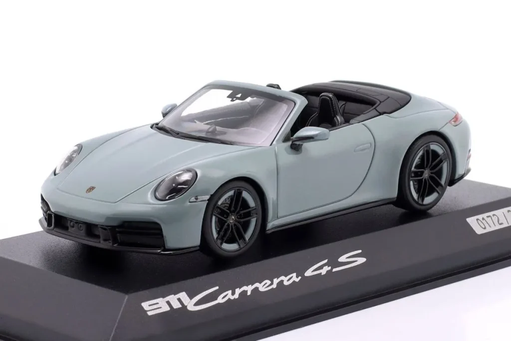 车型 1:43 Porsche 911 (992.2) Carrera 4S Cabriolet 年 2024