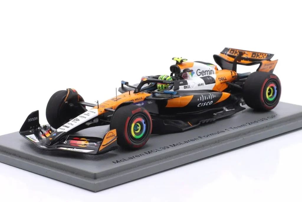 车型 1:43 McLaren MCL39 #4 Lando Norris 排名 2 USA GP (Austin) / 一级方程式世界冠军年 2025 Spark