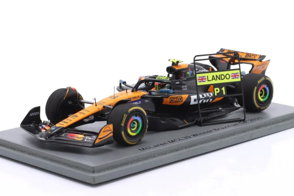 โมเดลรถ 1:43 McLaren MCL39 #4 Lando Norris โพลโพซิชัน & ผู้ชนะ Brasilien GP (Sao Paulo) / ฟอร์มูล่าวัน แชมป์โลก ปี 2025 Spark