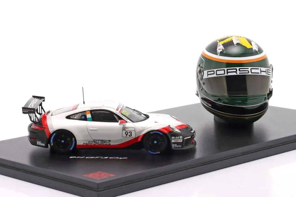 replica racing helmet 1:43 Porsche 911 GT3 Cup #93 Michael Fassbender Film “Michael Fassbender – Road to Le Mans” Spark