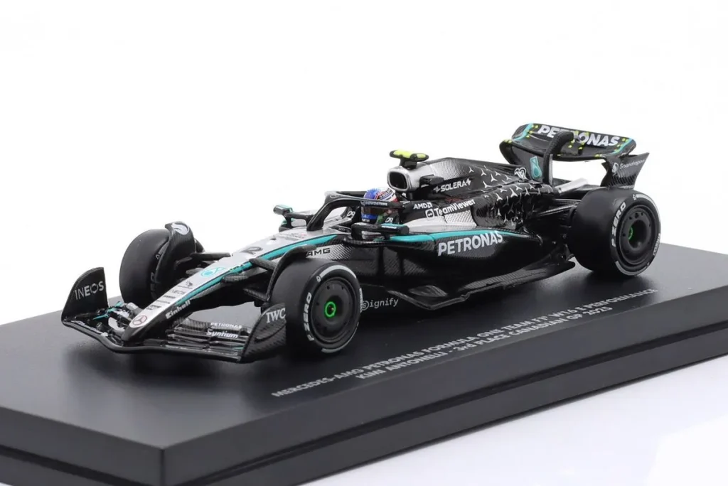 车型 1:64 Mercedes-AMG F1 W16 E Performance #12 Andrea Kimi Antonelli 排名 3 Kanada GP (Montreal) 一级方程式 (Erstes F1 Podium) 年 2025 Minichamps