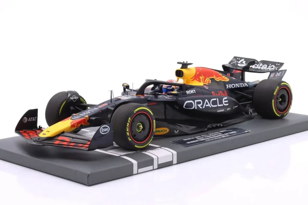 Model 1:18 Red Bull Racing RB21 #1 Max Verstappen Formula One year 2025 Minichamps