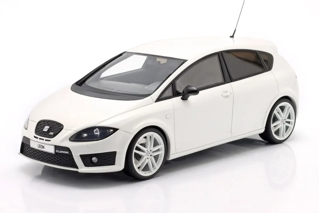 Model 1:18 Seat Leon MK2 Cupra R year 2010 white (candy white B9A) Ottomobile