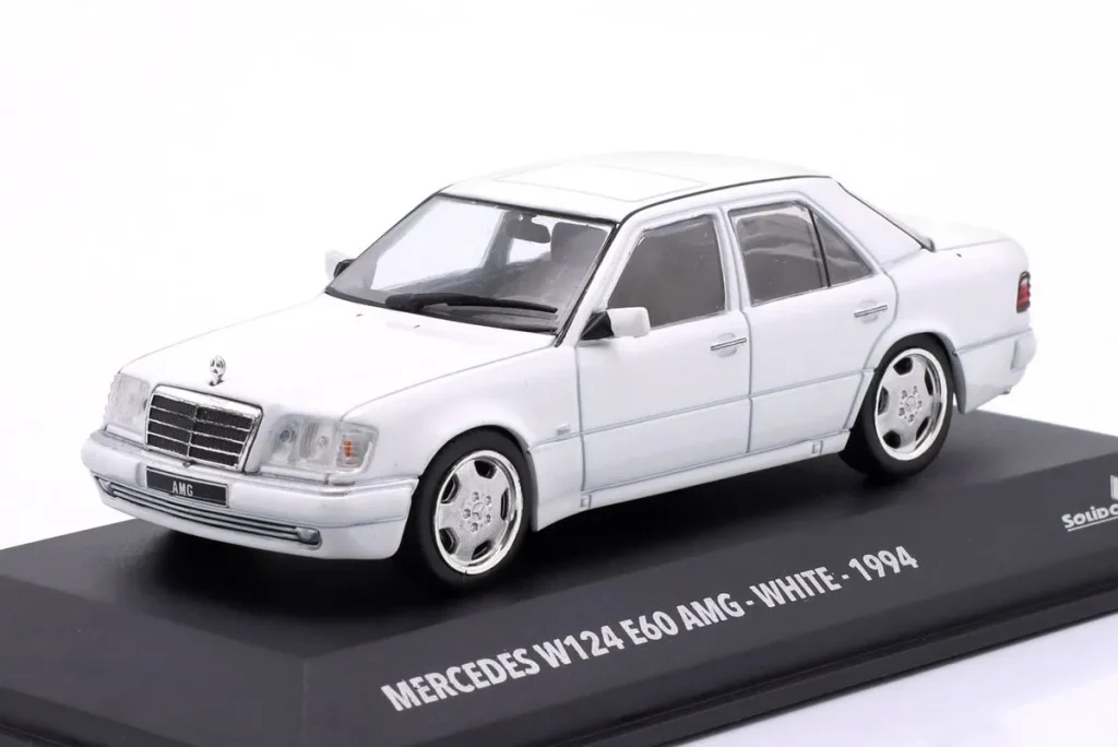 车型 1:43 Mercedes-Benz E60 AMG(W124)