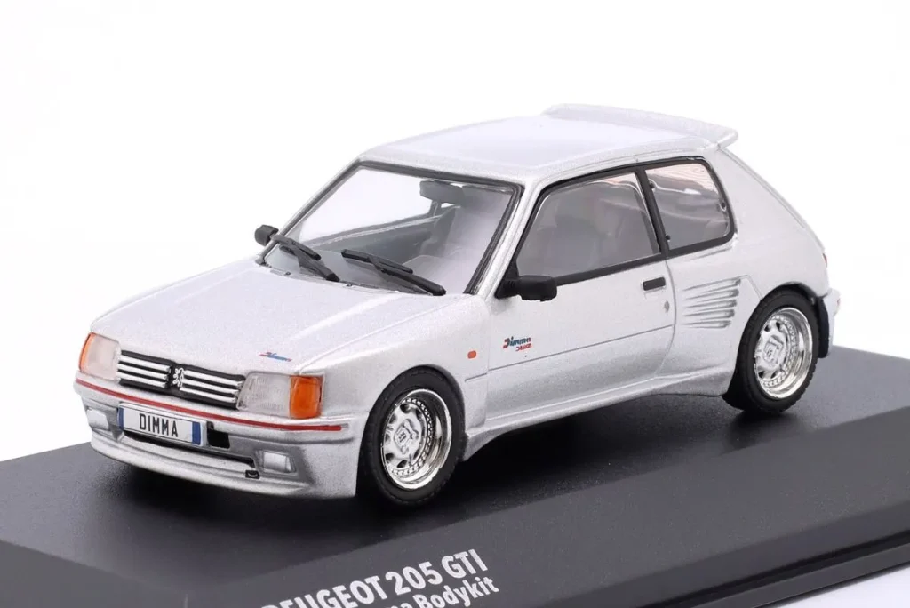 โมเดลรถ 1:43 Peugeot 205 พร้อม Dimma Bodykit ปี 1992 สีเทา Solido