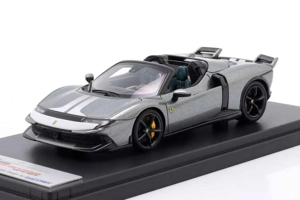 โมเดลรถ 1:43 Ferrari 849 Testarossa Spider Assetto Fiorano ปี 2026 สีเทา เมทัลลิก (grigio competizione) LookSmart