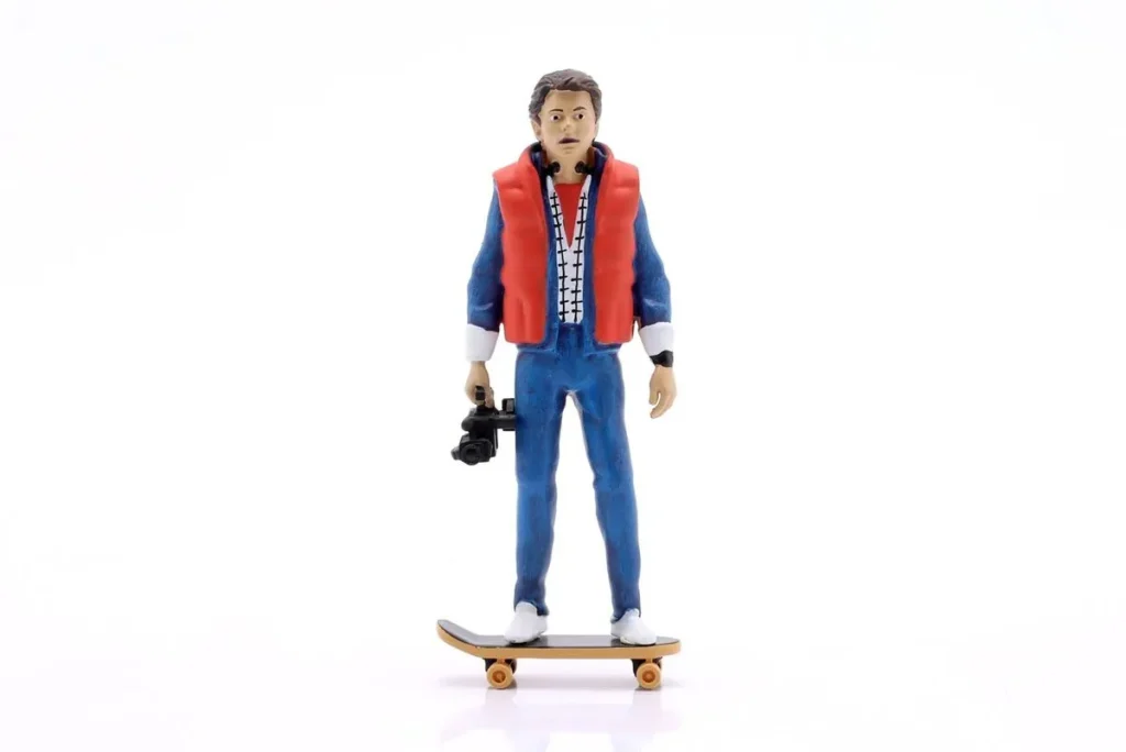figure 1:18 Marty with Skateboard Filmtrilogie “Back to the Future” (Deutscher Titel: “Zurück in die Zukunft”) KK-Scale