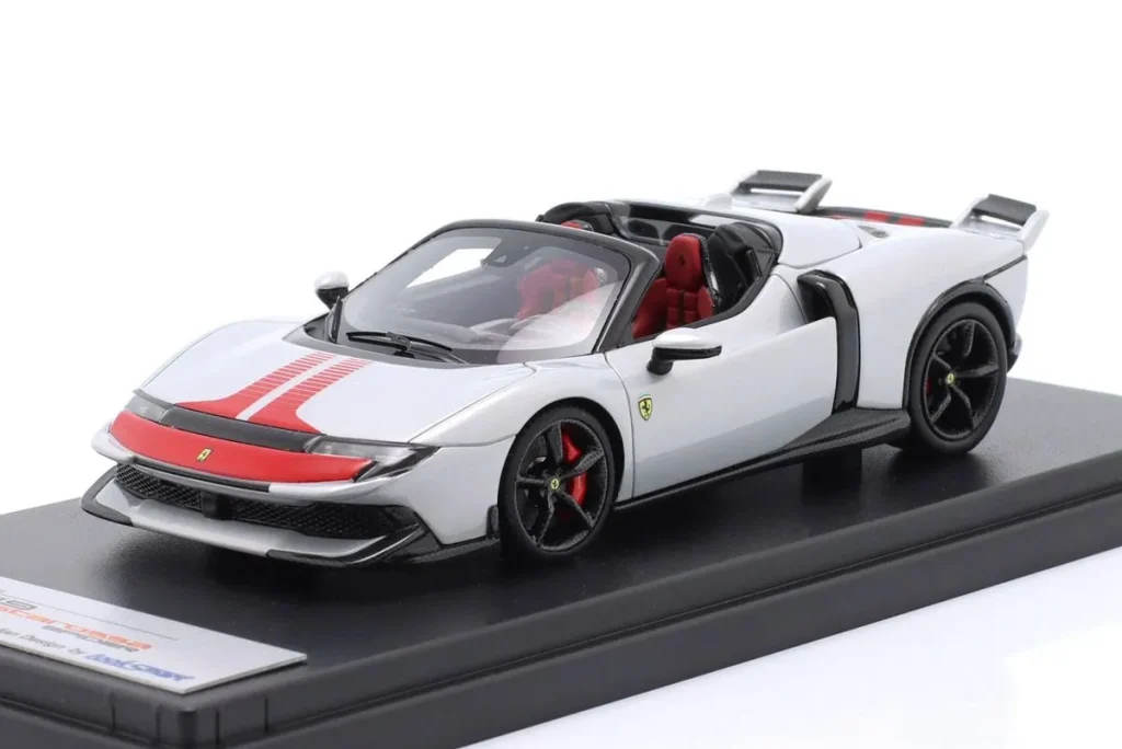 โมเดลรถ 1:43 Ferrari 849 Testarossa Spider ปี 2026 สีขาว LookSmart