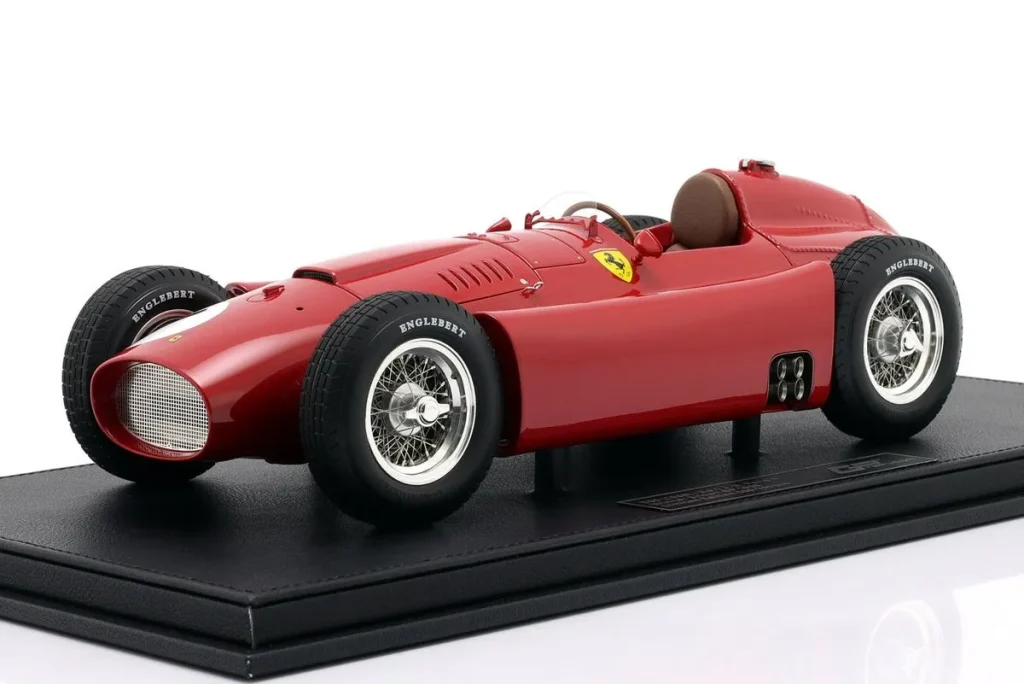 โมเดลรถ 1:12 Ferrari D50 #1 Juan Manuel Fangio ผู้ชนะ Gr0ßbritannien GP (Silverstone) / ฟอร์มูล่าวัน แชมป์โลก ปี 1956 GP Replicas