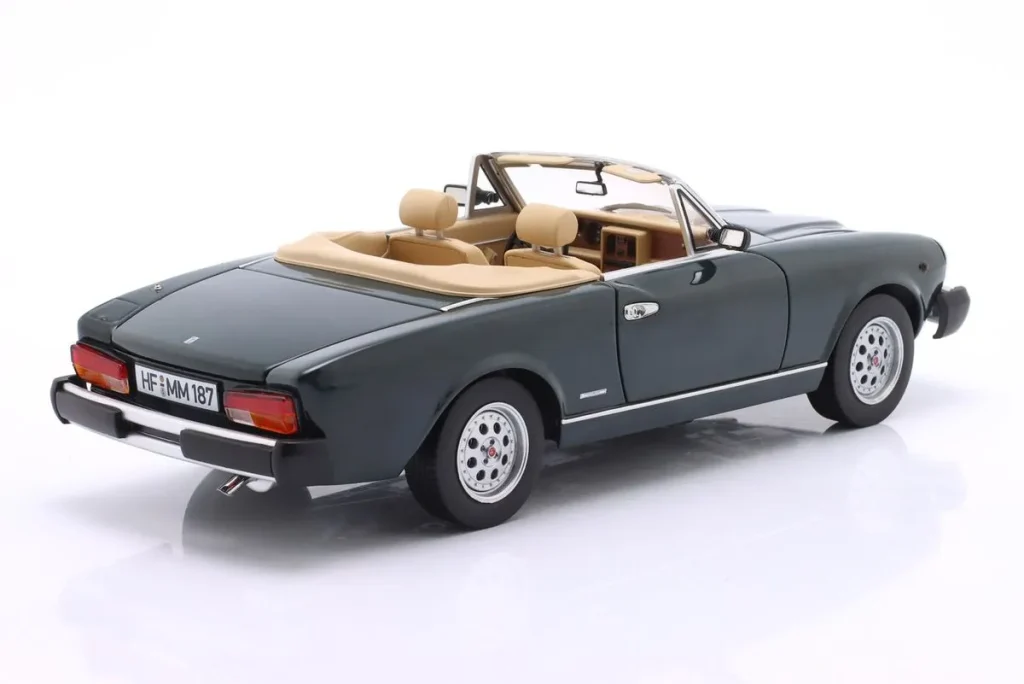 Model 1:18 Pininfarina Spidereuropa year 1982 dark green (Verde Scuro) TOURING