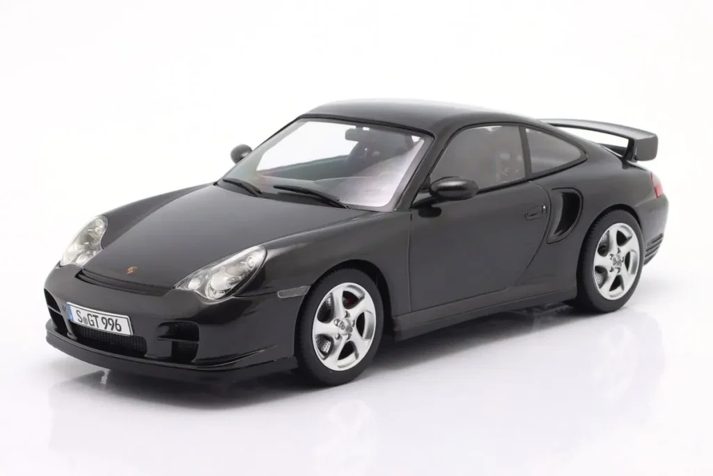 โมเดลรถ 1:18 Porsche 911 (996) GT2 ปี 2001 สีดำเมทัลลิก KK-Scale