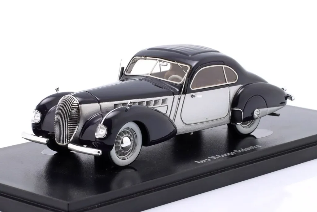 โมเดลรถ 1:43 Aero 30 Sodomka Coupe ปี 1936 สีน้ำเงินเข้ม / เงิน AutoCult