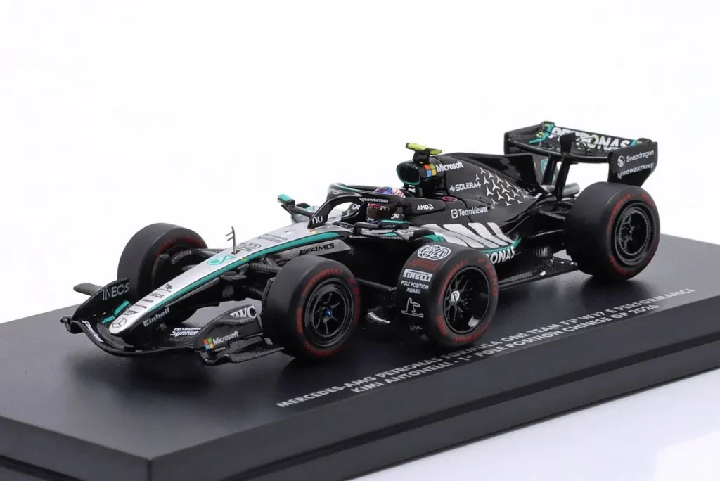 โมเดลรถ 1:64 Mercedes-AMG F1 W17 E Performance #12 Andrea Kimi Antonelli Erste โพลโพซิชัน & ผู้ชนะ China GP (Shanghai) ฟอร์มูล่าวัน ปี 2026 Minichamps 640260222