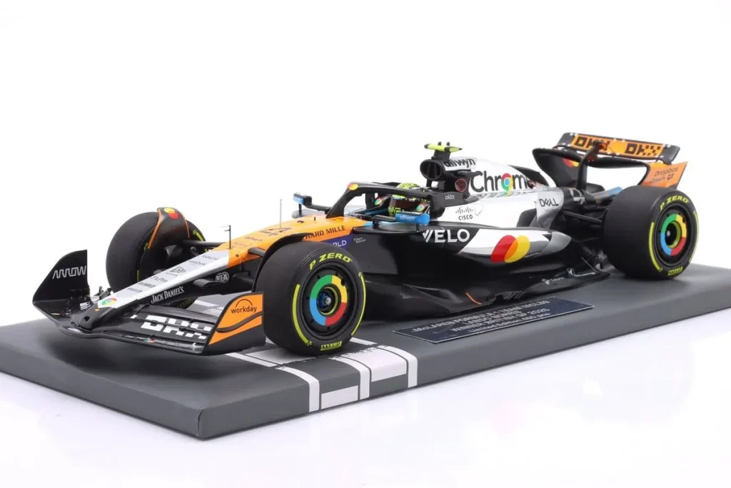车型 1:18 McLaren MCL39 #4 Lando Norris 冠军 British GP (Silverstone) / 一级方程式世界冠军年 2025 Minichamps