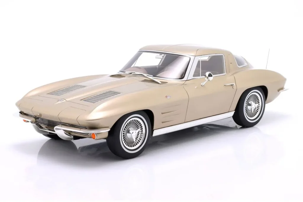 车型 1:12 Chevrolet Corvette C2 年 1963 米色 GT-SPIRIT
