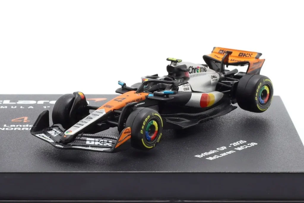 车型 1:64 McLaren MCL39 #4 Lando Norris 一级方程式世界冠军年 2025 Bburago