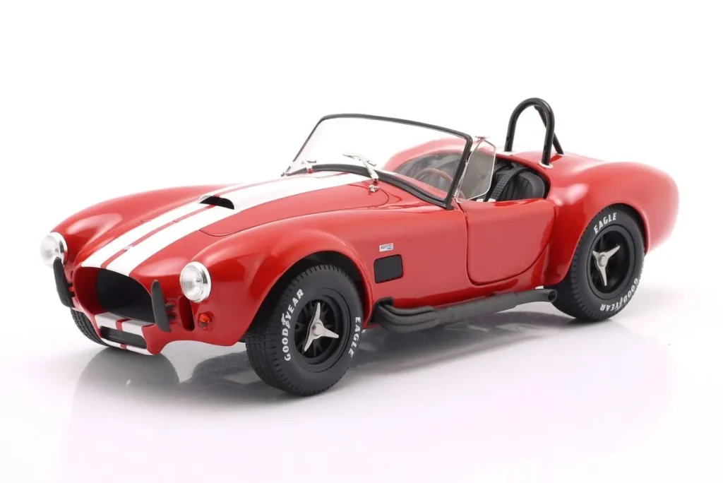 โมเดลรถ 1:18 Shelby Cobra 427 S/C (MK II) ปี 1965 สีแดง / ขาว Solido