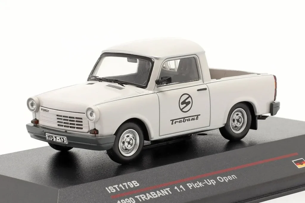 โมเดลรถ 1:43 Trabant 1.1 Pick-Up ปี 1990 สีเทาอ่อน Ixo
