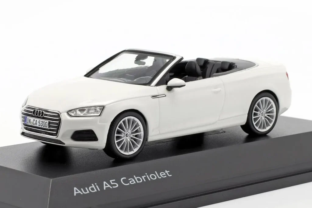 车型 1:43 Audi A5 Cabriolet 年 2017 颜色 tofana 白色 Spark