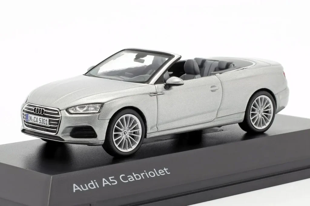 车型 1:43 Audi A5 Cabriolet 年 2017 银色 Spark