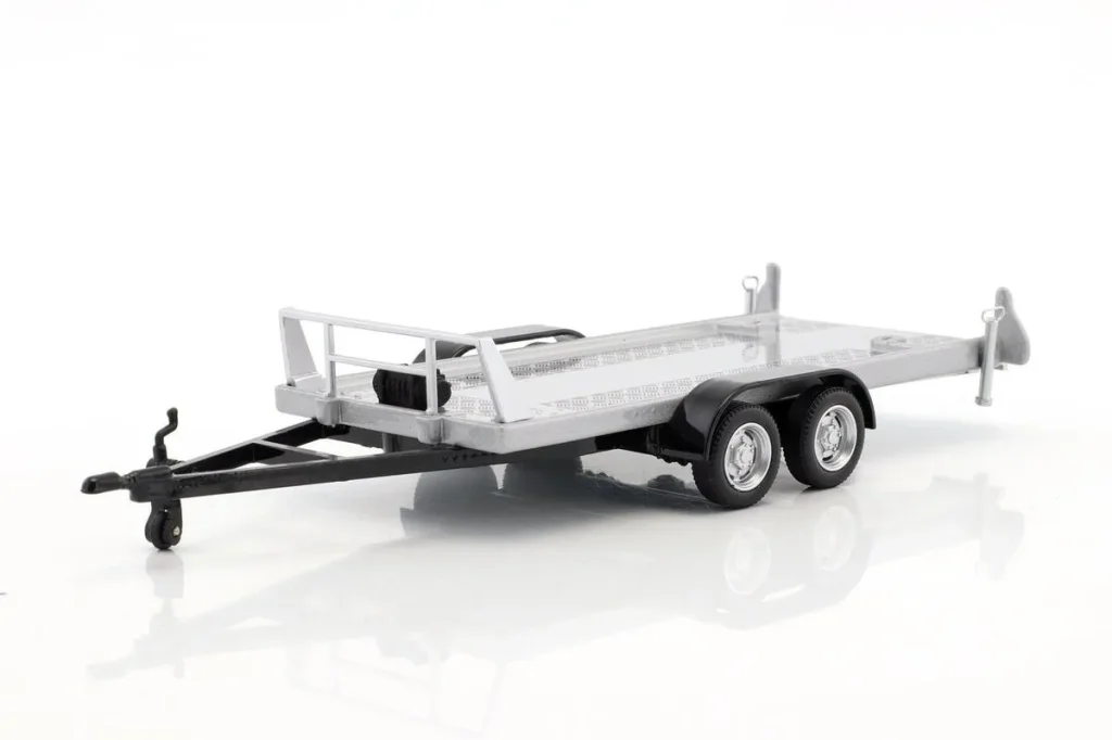 โมเดลรถ 1:43 Anhänger Autotransporter-Hänger พร้อม 4 ยาง สีเงิน Cararama