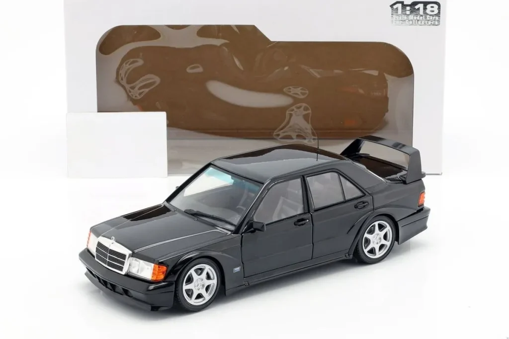 车型 1:18 Mercedes-Benz 190E 2.5-16V Evolution II 年 1990 黑色 Solido