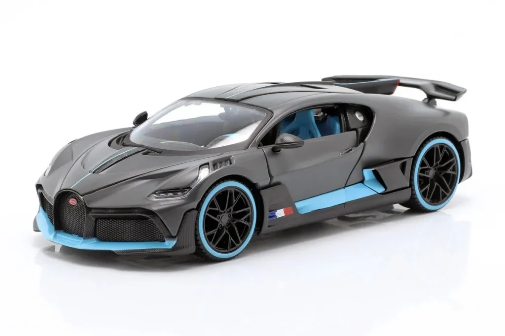 โมเดลรถ 1:24 Bugatti Divo ปี 2018 สีเทาด้าน / ฟ้าอ่อน Maisto