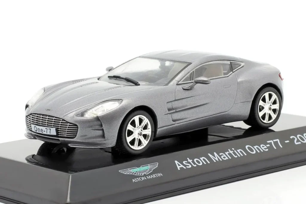 โมเดลรถ 1:43 Aston Martin One-77 ปี 2009 สีเทาเงินเมทัลลิก Altaya