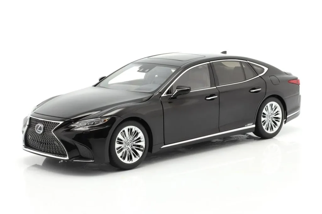 车型 1:18 Lexus LS500h 年 2018 黑色 AUTOart