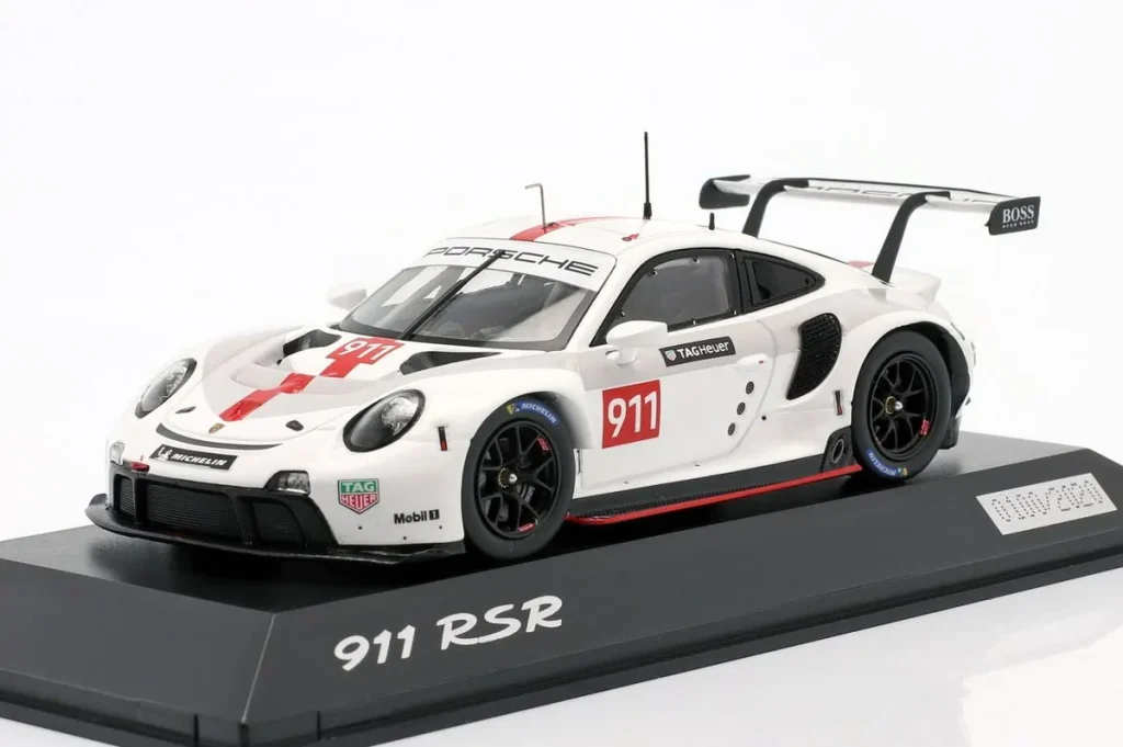 车型 1:43 Porsche 911 (992) RSR WEC 年 2019 Spark