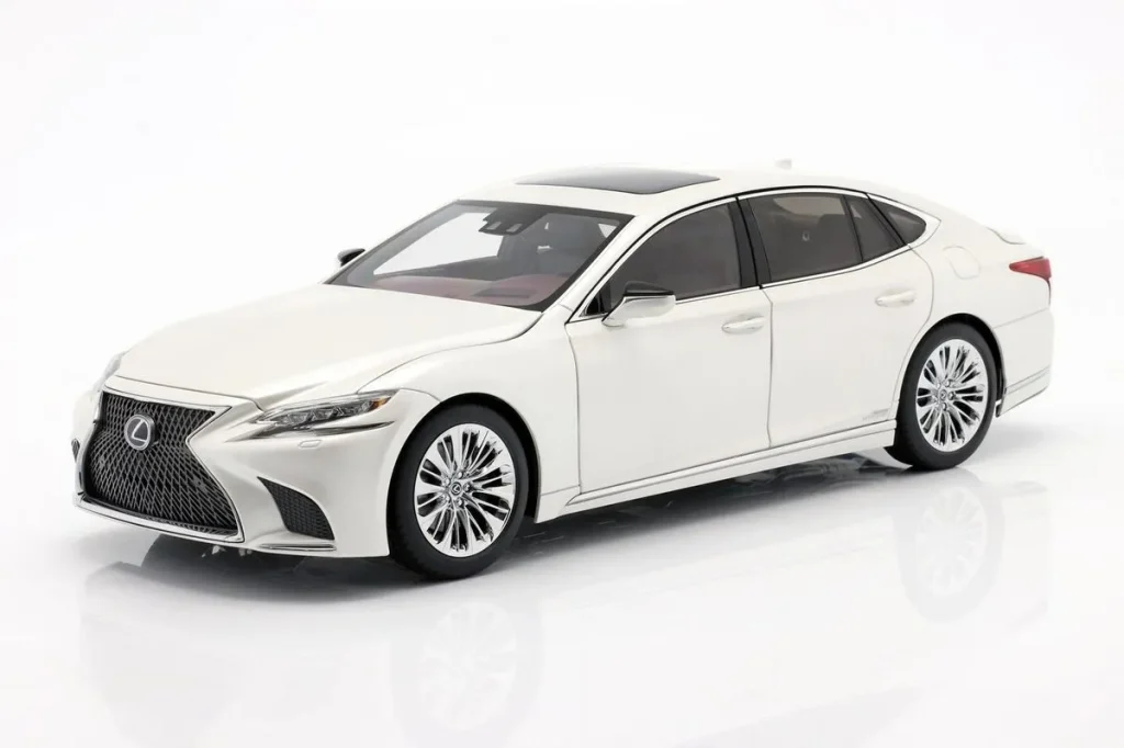 โมเดลรถ 1:18 Lexus LS 500h ปี 2018 สี sonic ขาว เมทัลลิก AUTOart