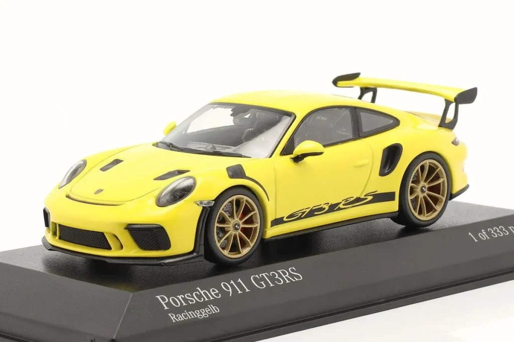 โมเดลรถ 1:43 Porsche 911 (991 II) GT3 RS ชุดสะสม Faszination Sportwagen ปี 2018 สีเหลือง / ทอง ล้อ Minichamps